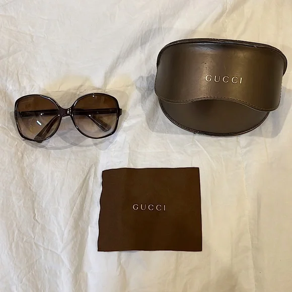 Barely worn authentic Gucci sunglasses, brown Rare Authentic GUCCI GG 1378/S Brown 57mm Vintage Womens  main image 2